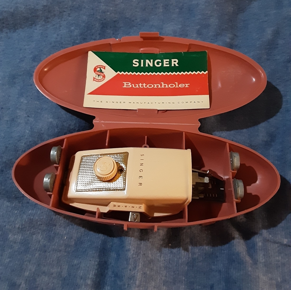 ((WOW)) COLLECTIBLE Vintage Singer 1960's Buttonholer hole maker.